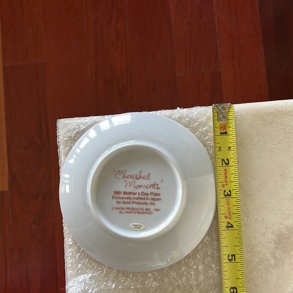 Avon 1981 Small Mother’s Day Cherished Moments Plate With Stand - Picture 5 of 14